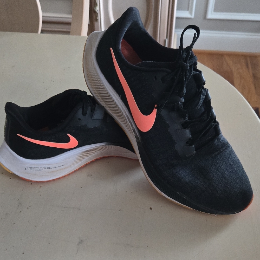 Nike Men's Zoom Pegasus 37 Sneakers